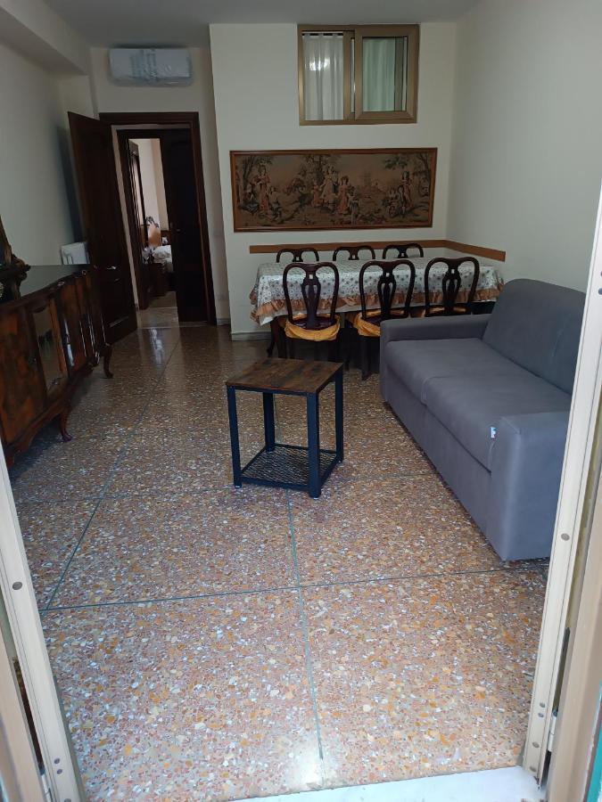 Hortis Apartment, 5 Persone, 2 Camere, Balcone, Metro C E Tram Per Il Centro Rome Luaran gambar