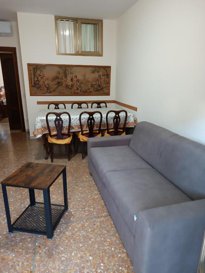 Hortis Apartment, 5 Persone, 2 Camere, Balcone, Metro C E Tram Per Il Centro Rome Luaran gambar