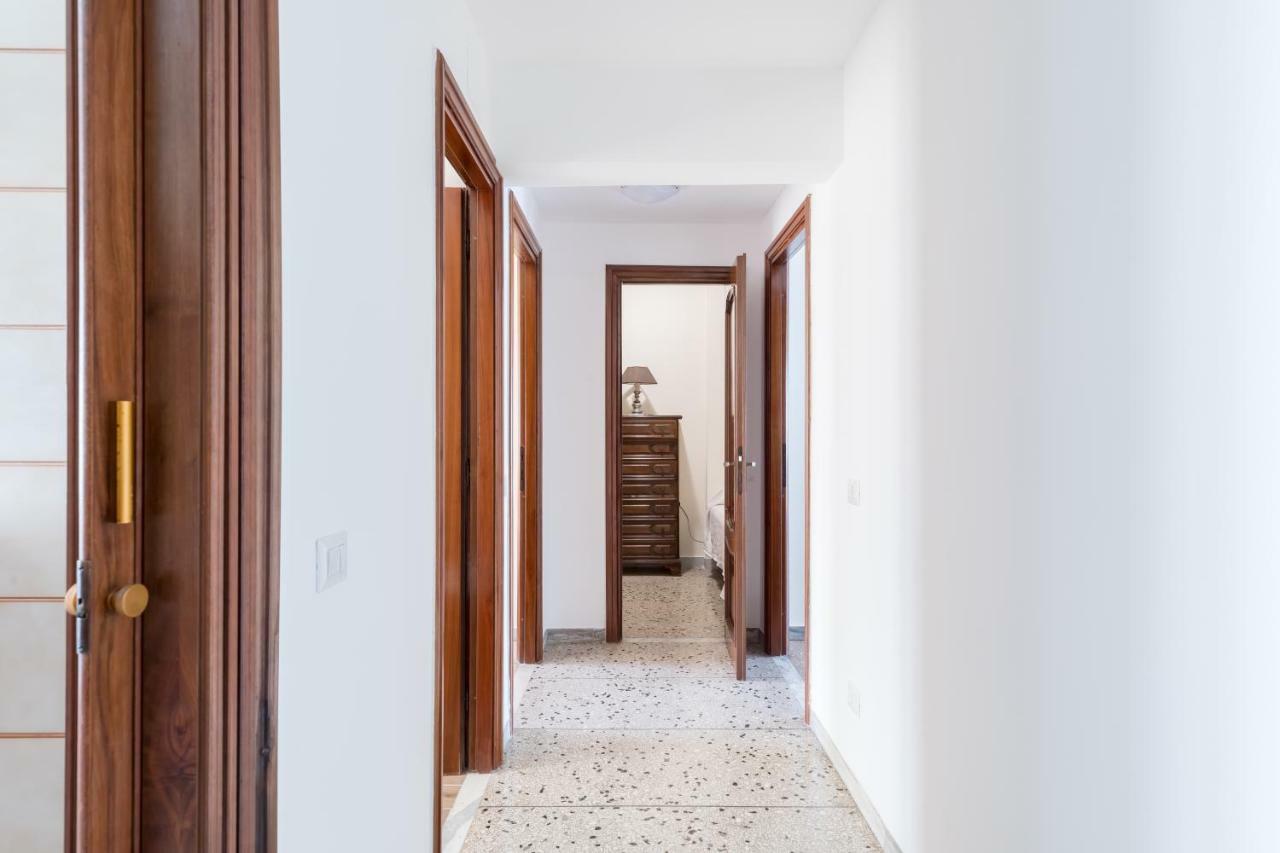 Hortis Apartment, 5 Persone, 2 Camere, Balcone, Metro C E Tram Per Il Centro Rome Luaran gambar