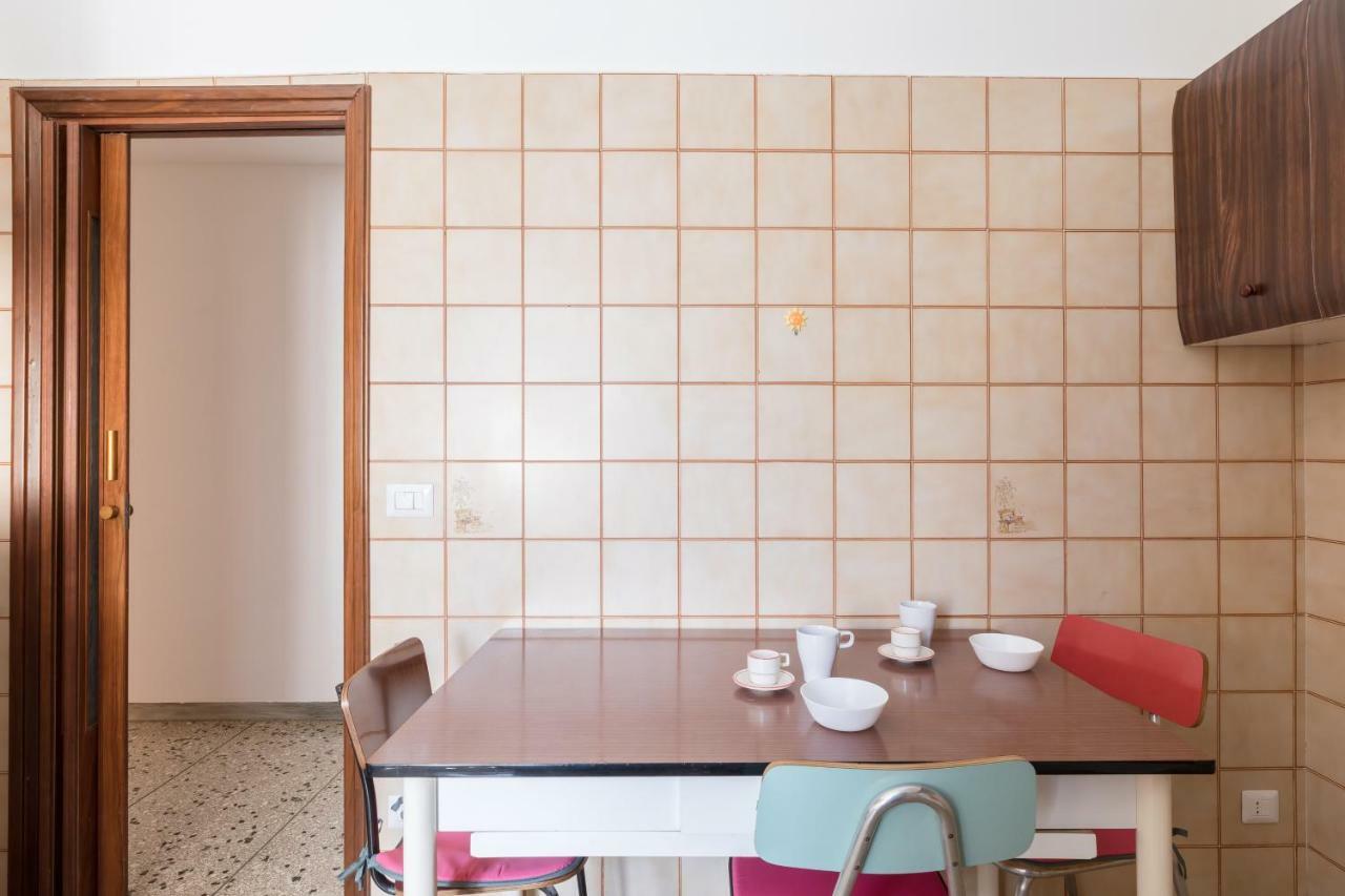 Hortis Apartment, 5 Persone, 2 Camere, Balcone, Metro C E Tram Per Il Centro Rome Luaran gambar