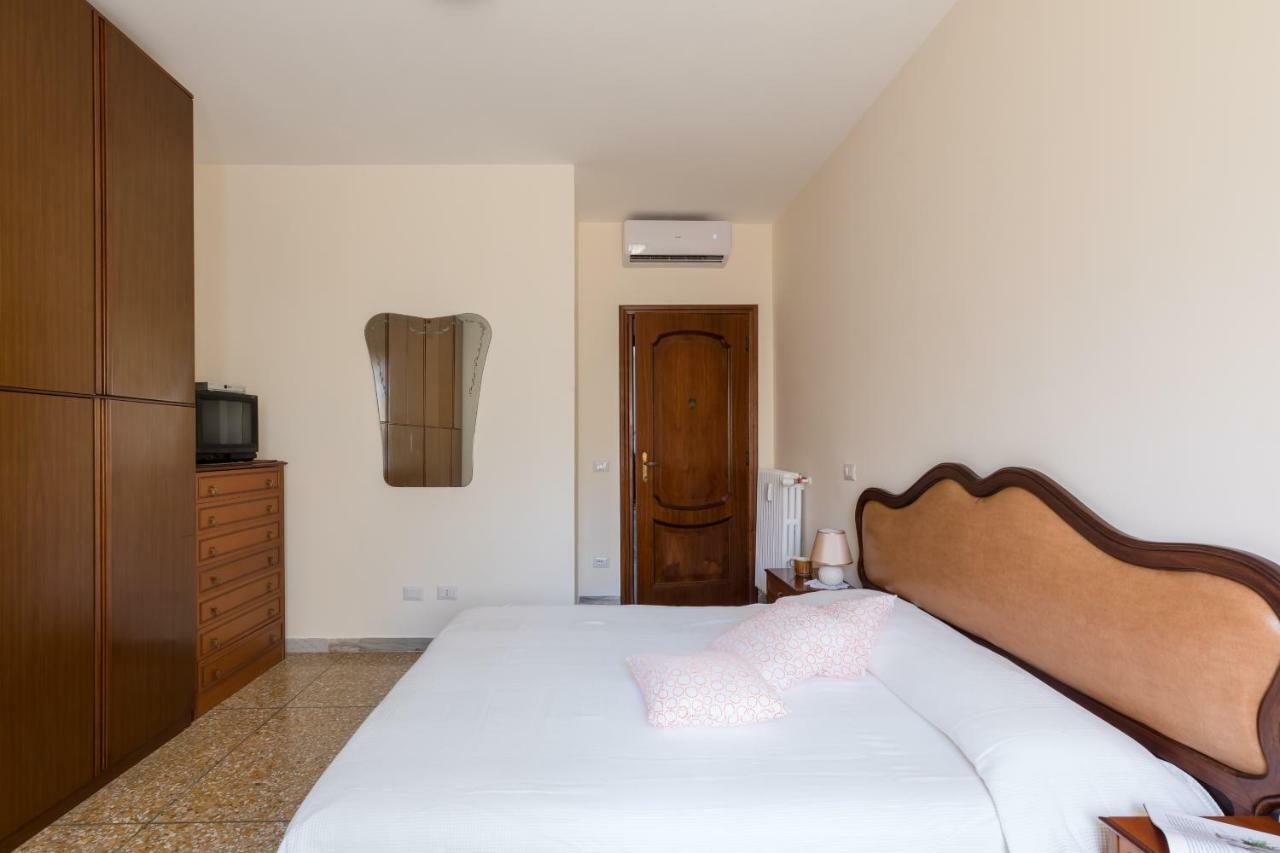 Hortis Apartment, 5 Persone, 2 Camere, Balcone, Metro C E Tram Per Il Centro Rome Luaran gambar